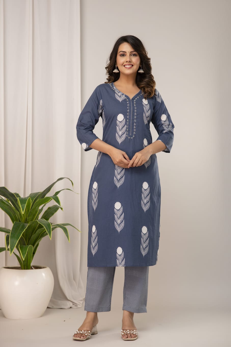 Muted Pink Pure Cotton Suit Set with White Leaf Print & Zigzag Dupatta