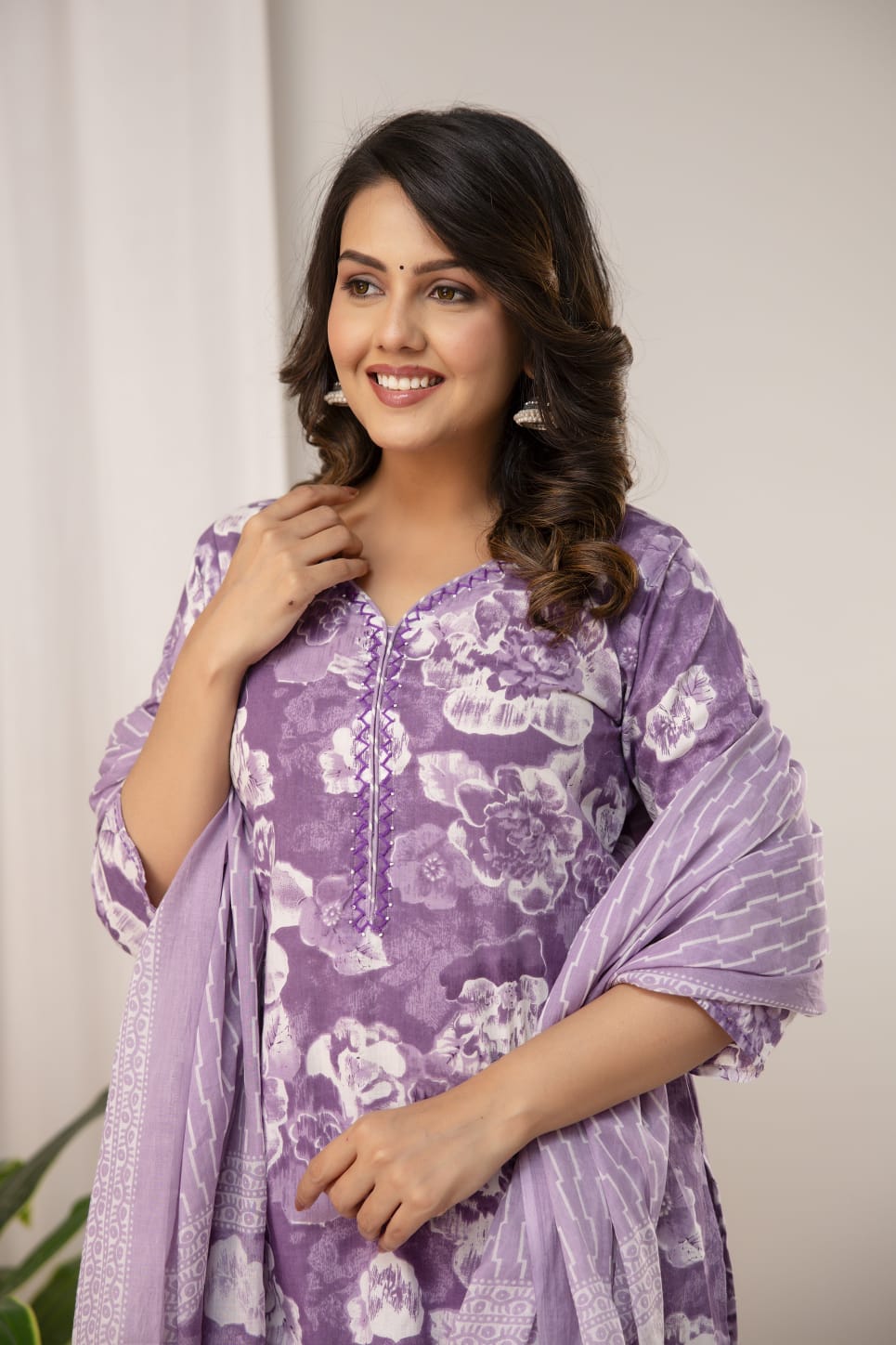 Women's Lavender Pure Cotton Suit Set with White Floral Print & Striped Dupatta